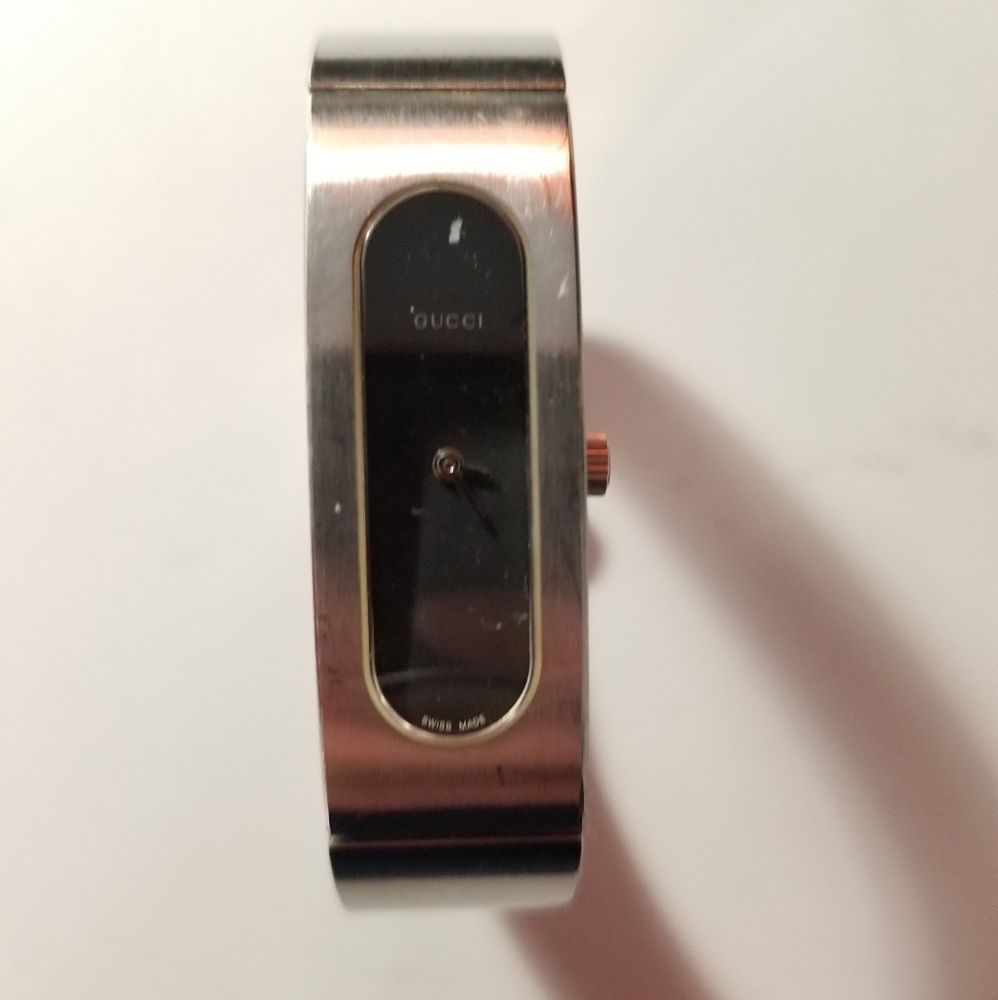 Gucci stainless steel bangle watch
